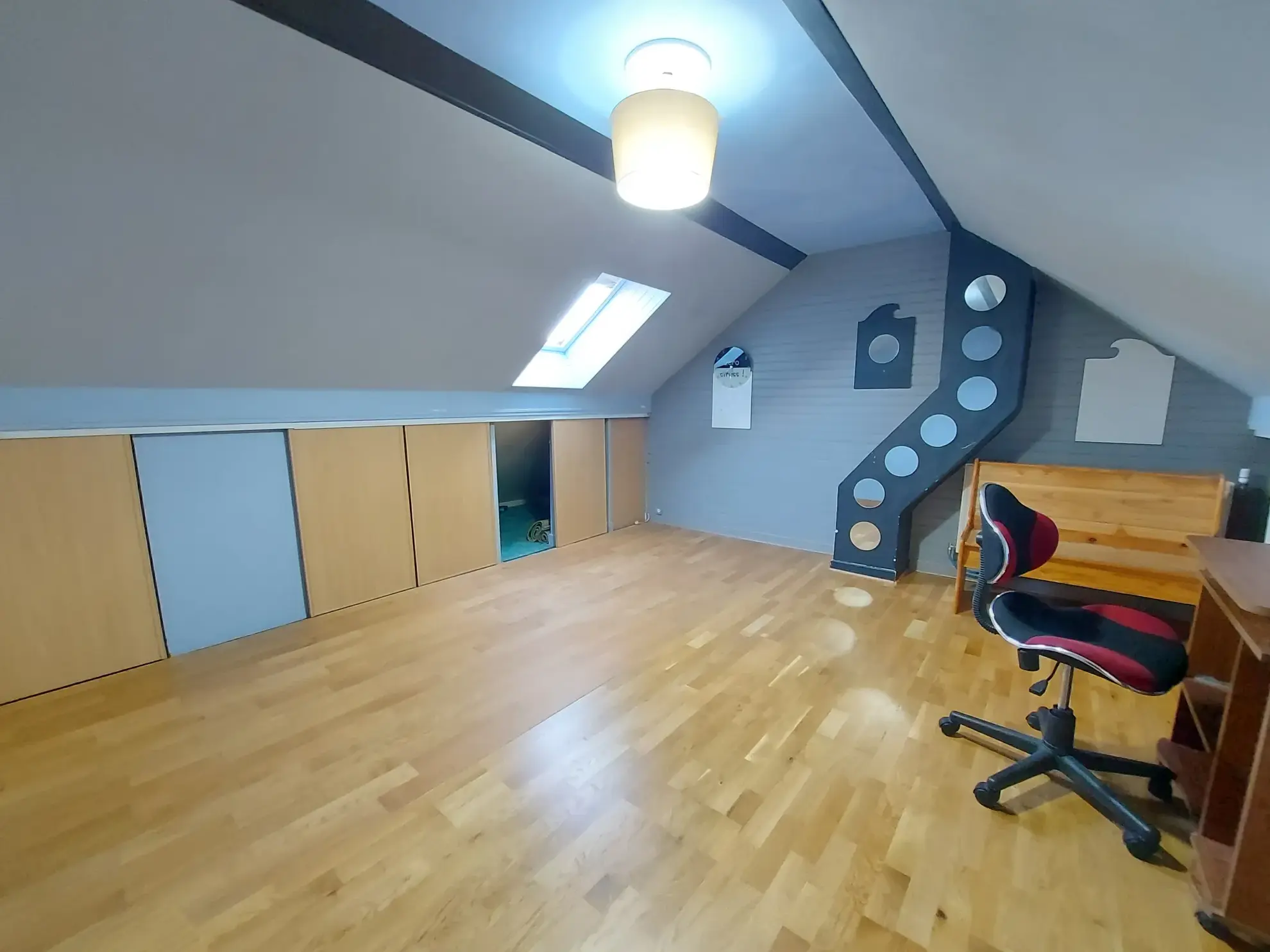 Maison à vendre à Mantes-La-Jolie - 95 m² avec jardin et terrasse 