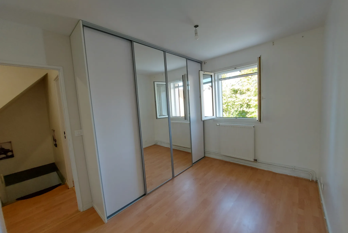 Maison à vendre à Mantes-La-Jolie - 95 m² avec jardin et terrasse 