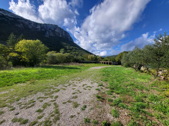 Vente villa plain-pied 3 pièces à Saint-Hippolyte-du-Fort 