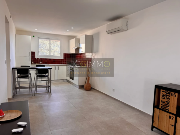 Appartement T3 RDC à La Farlède avec terrasse et parkings 