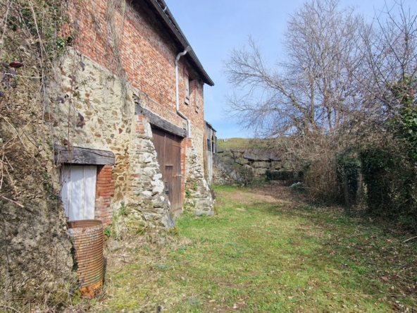 À vendre : Maison pierres avec grange à Lubersac 