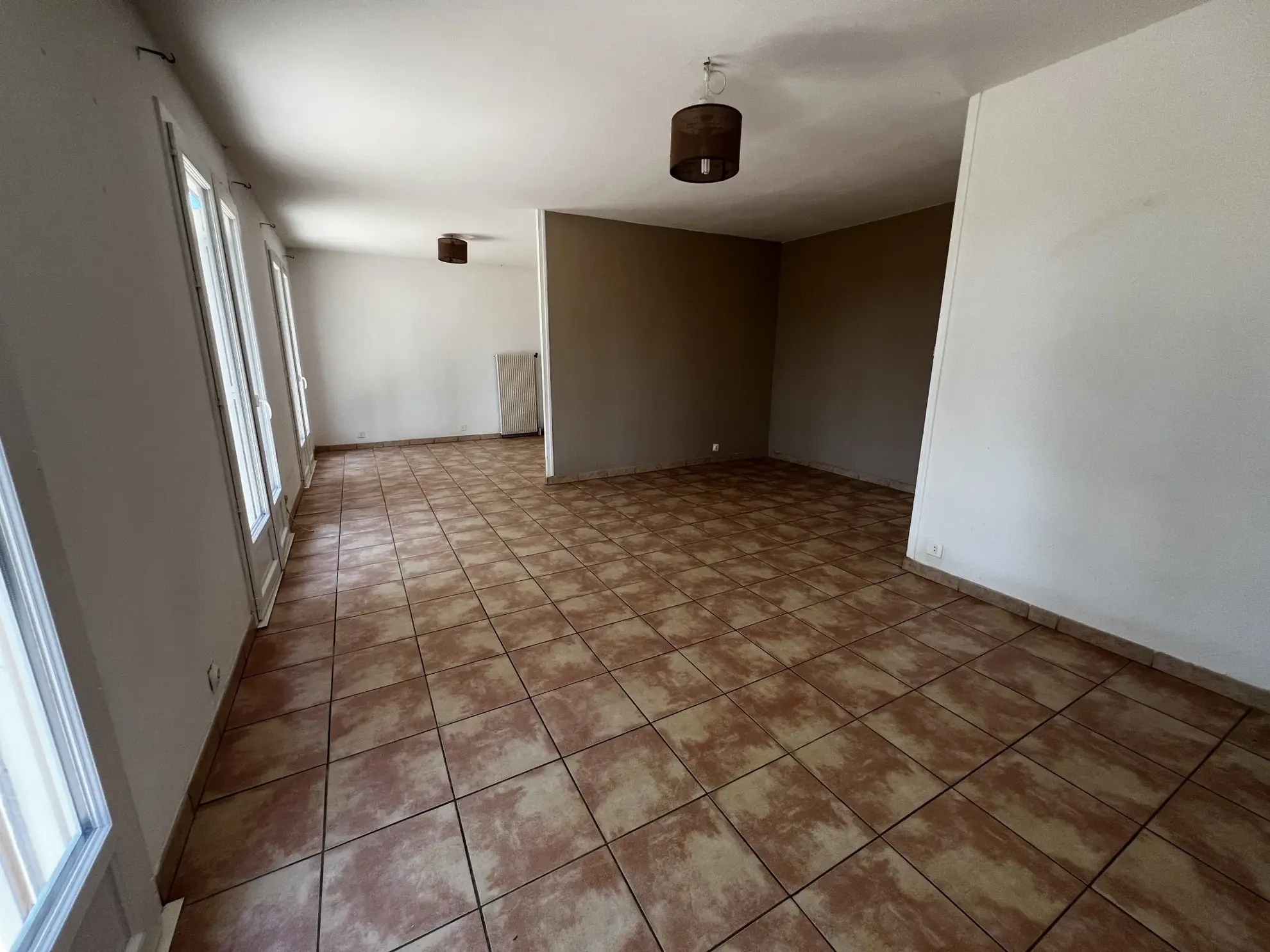 Maison plain-pied à vendre à Langon - 3 chambres, terrain arboré 