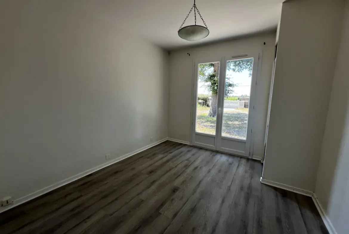 Maison plain-pied à vendre à Langon - 3 chambres, terrain arboré 