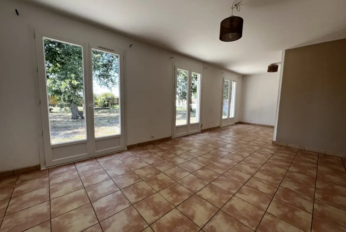 Maison plain-pied à vendre à Langon - 3 chambres, terrain arboré 