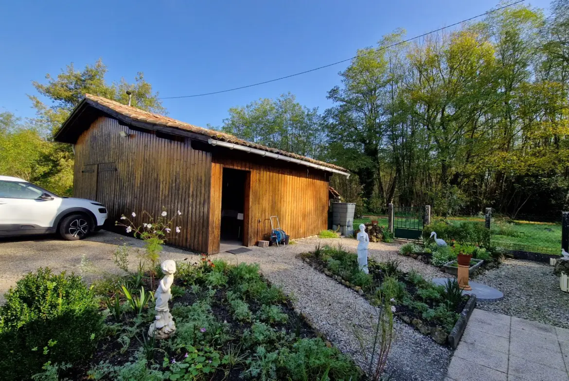 Maison à vendre à Saint-Symphorien avec 3 chambres et jardin 