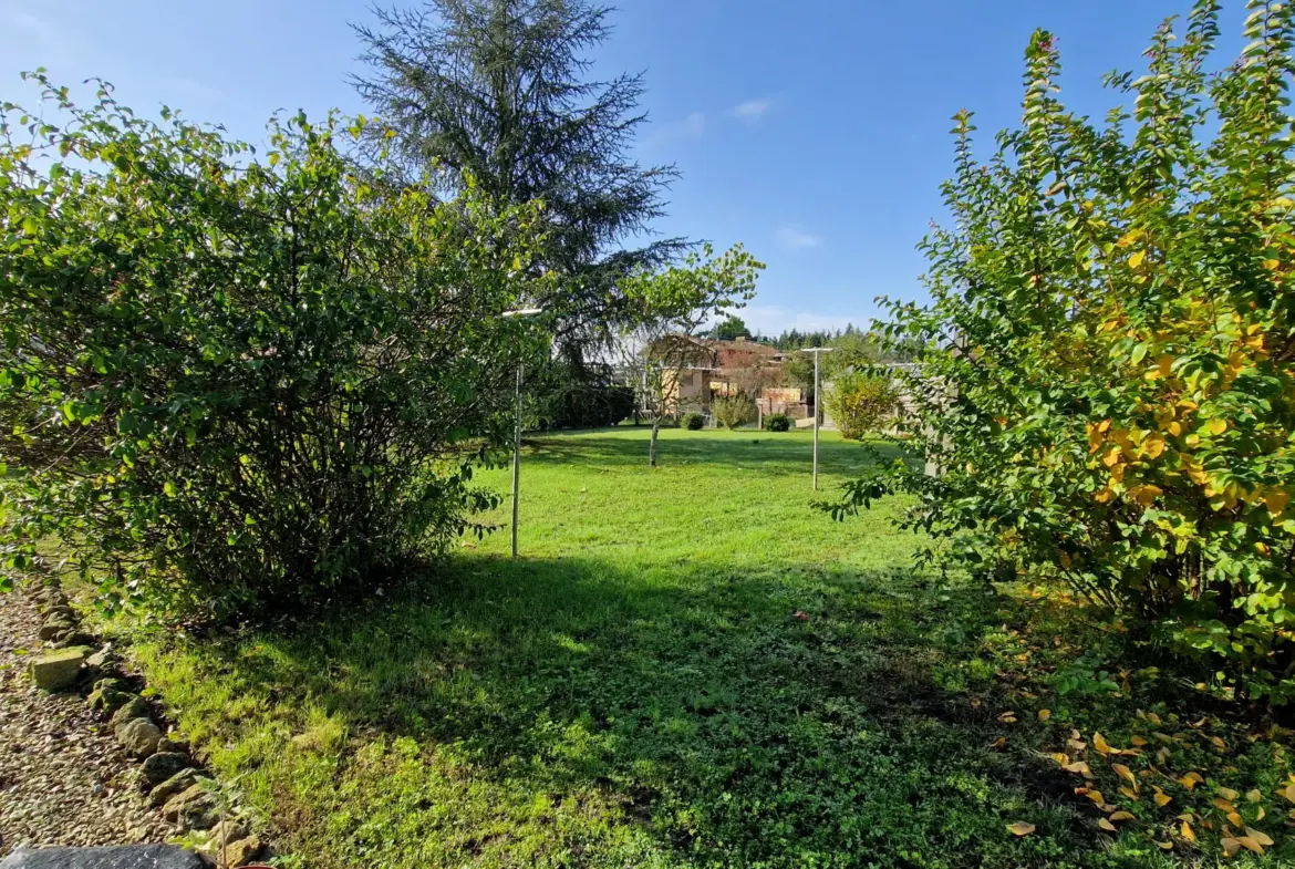 Maison à vendre à Saint-Symphorien avec 3 chambres et jardin 