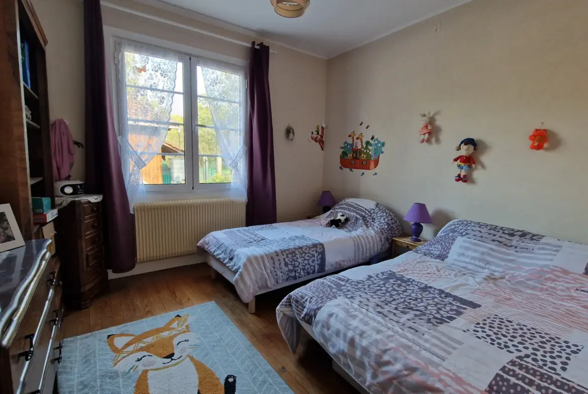 Maison à vendre à Saint-Symphorien avec 3 chambres et jardin 