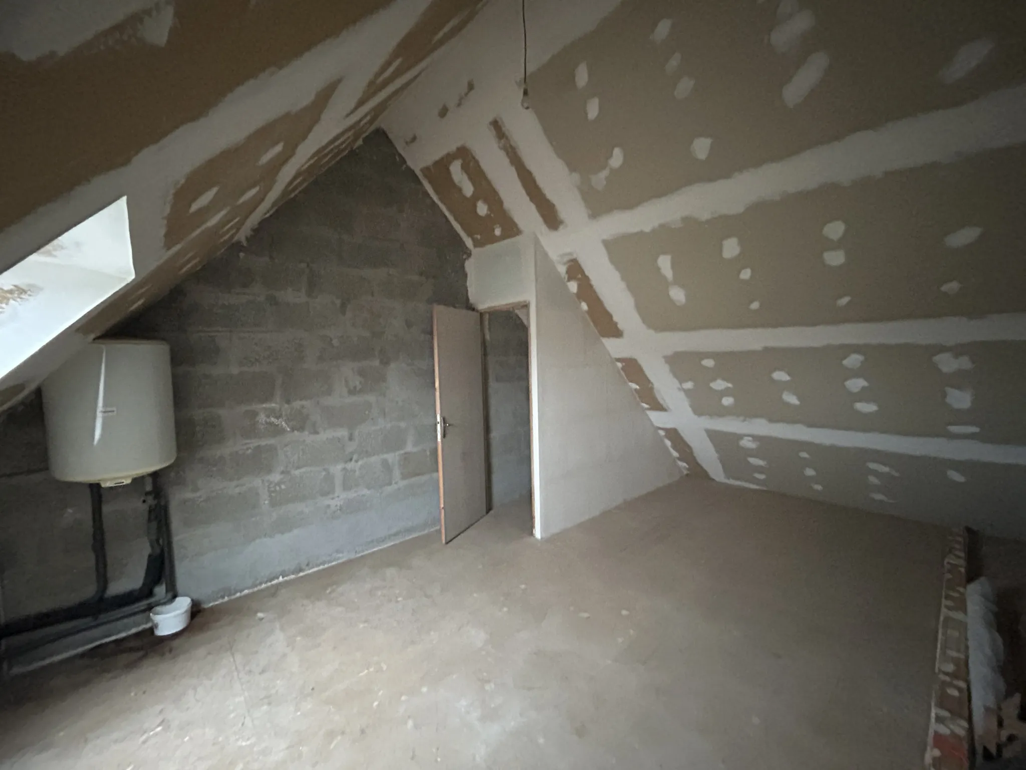 Maison de 115 m² à vendre à Saint-Barthélemy, 3 chambres, garage et jardin 