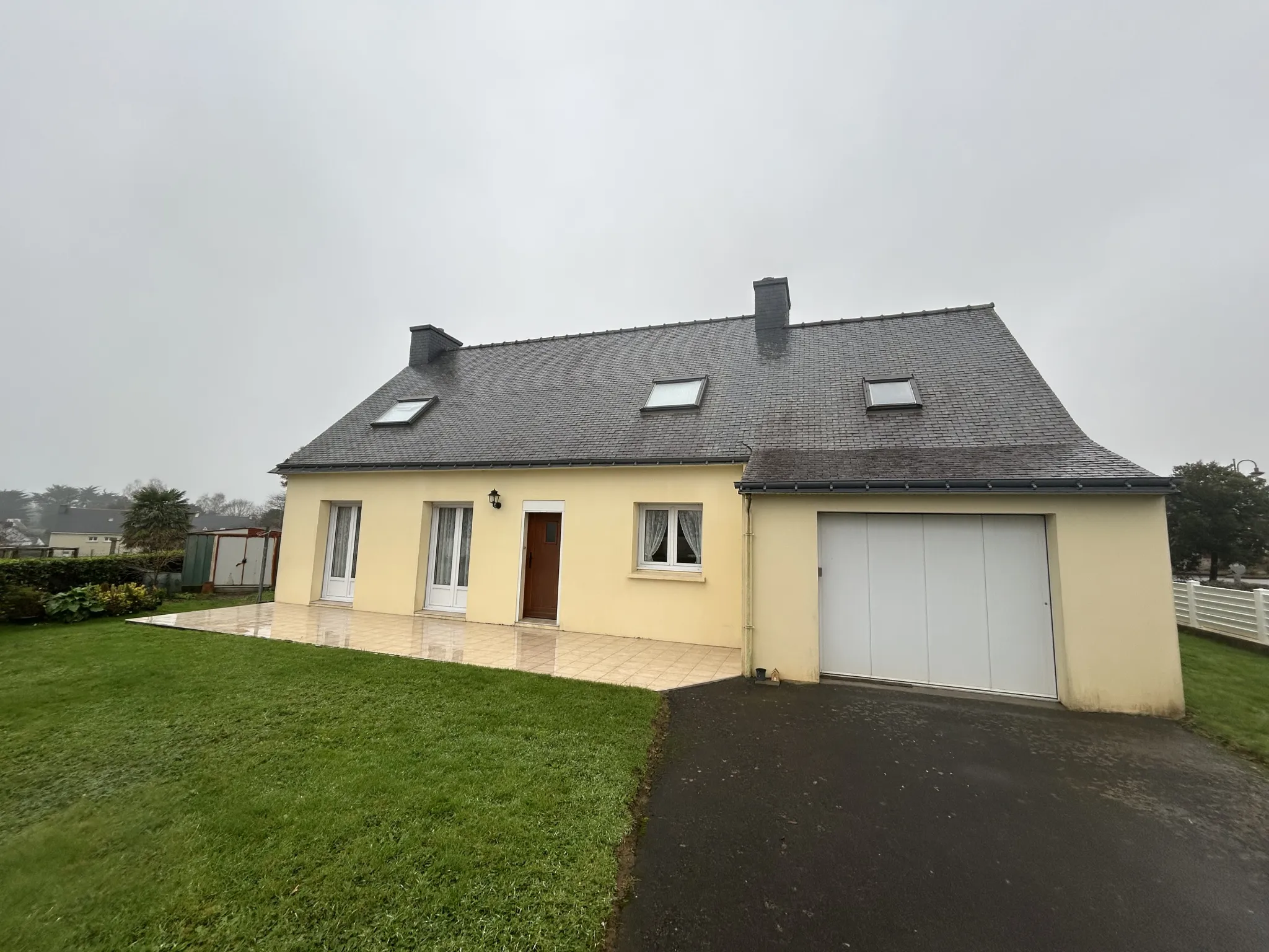 Maison de 115 m² à vendre à Saint-Barthélemy, 3 chambres, garage et jardin 
