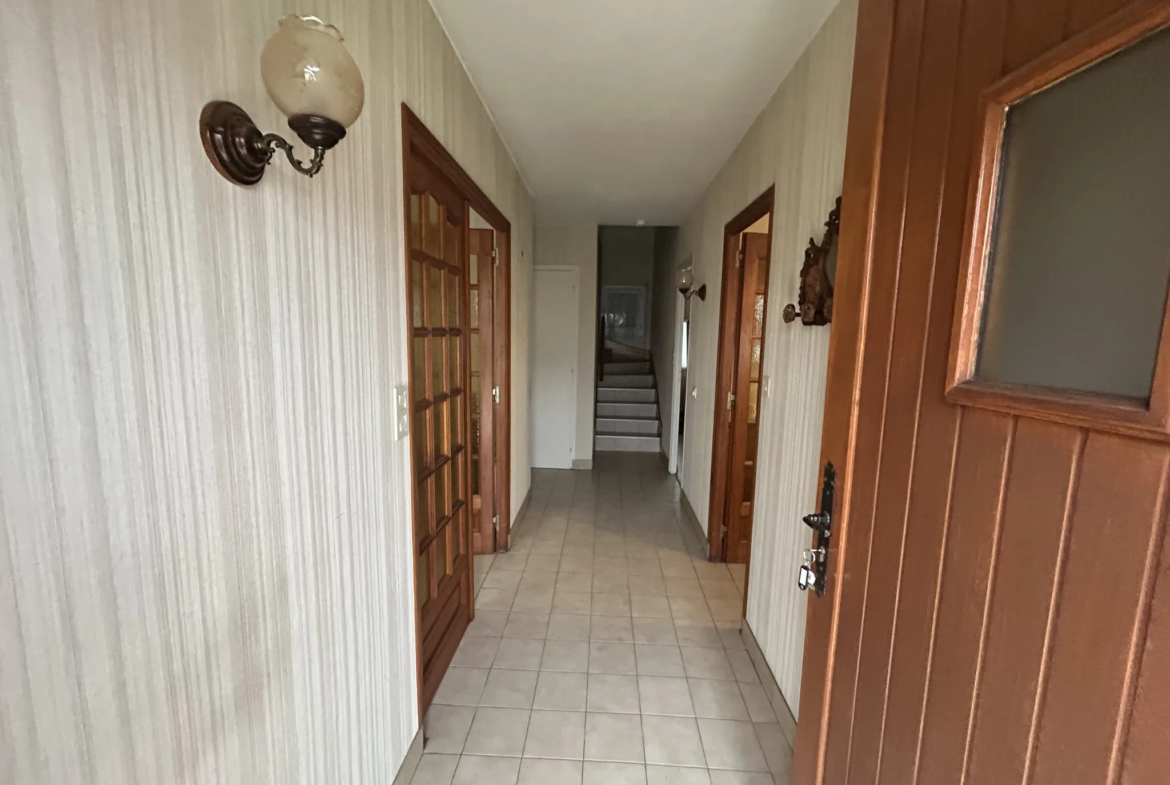 Maison de 115 m² à vendre à Saint-Barthélemy, 3 chambres, garage et jardin 