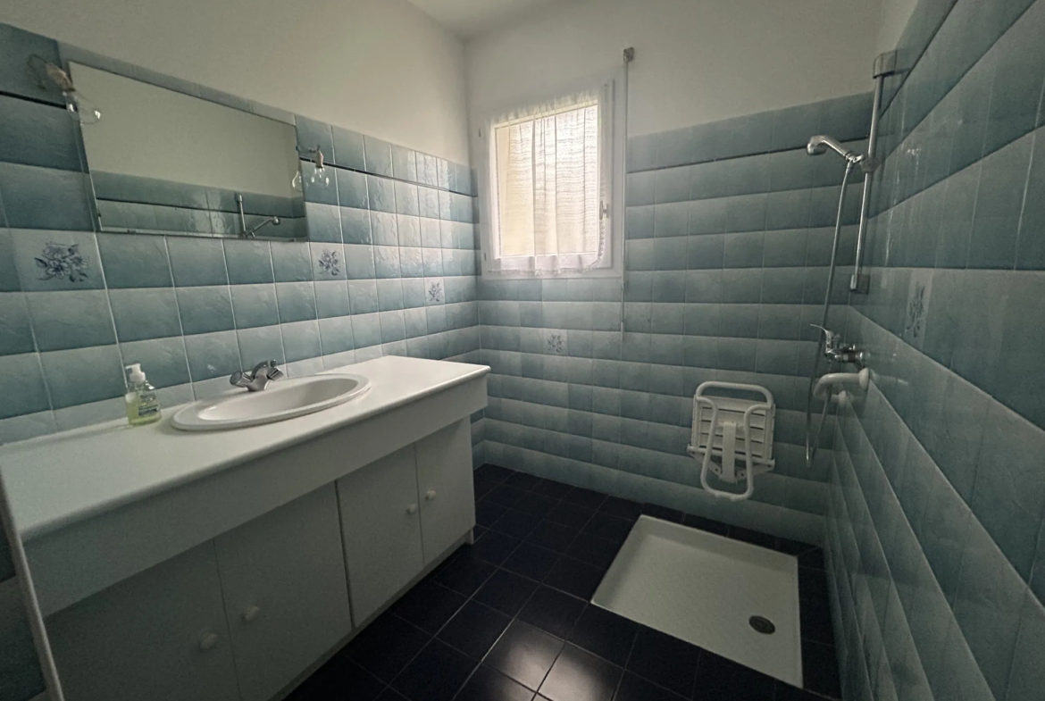 Maison de 115 m² à vendre à Saint-Barthélemy, 3 chambres, garage et jardin 