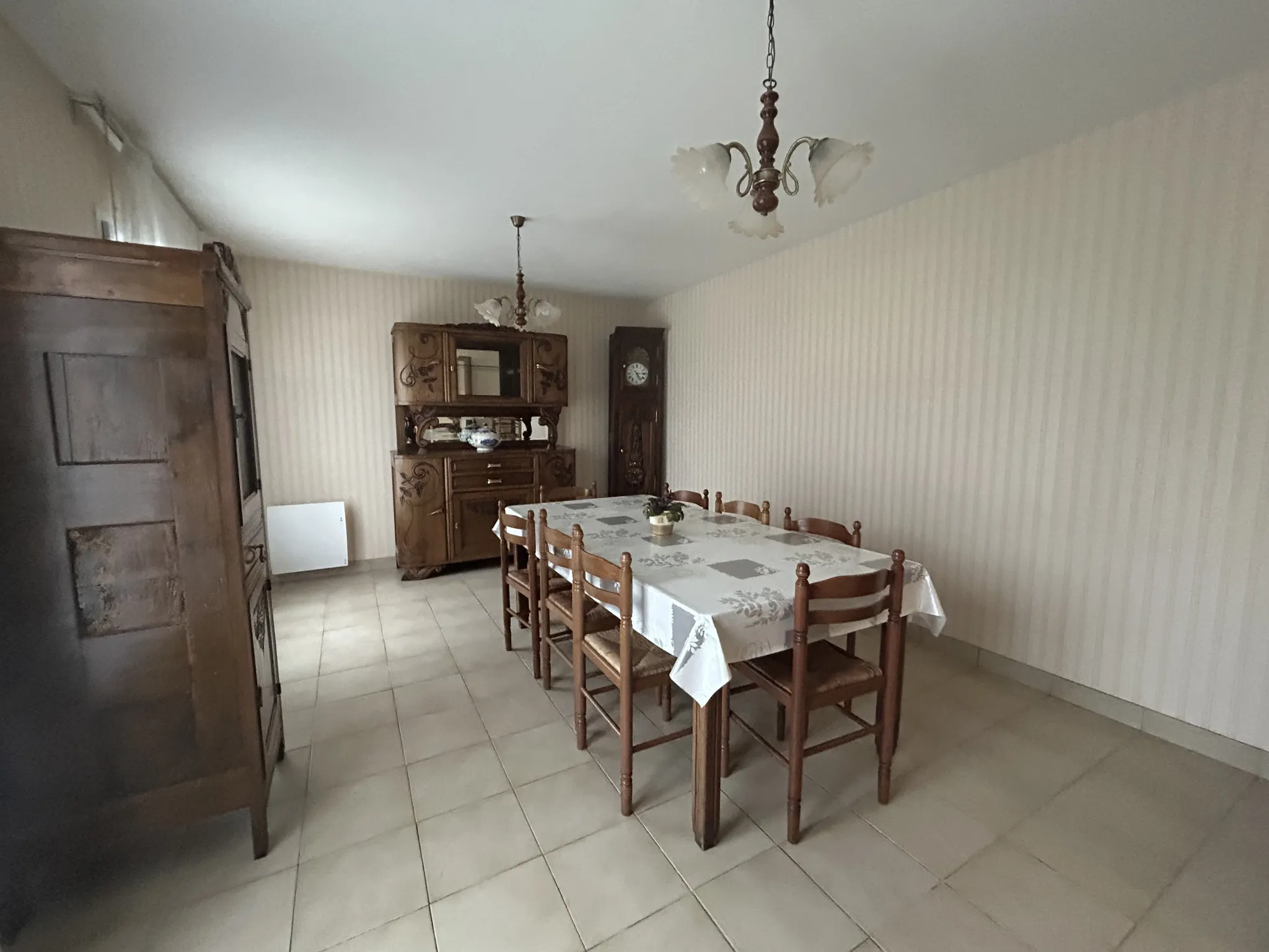 Maison de 115 m² à vendre à Saint-Barthélemy, 3 chambres, garage et jardin 