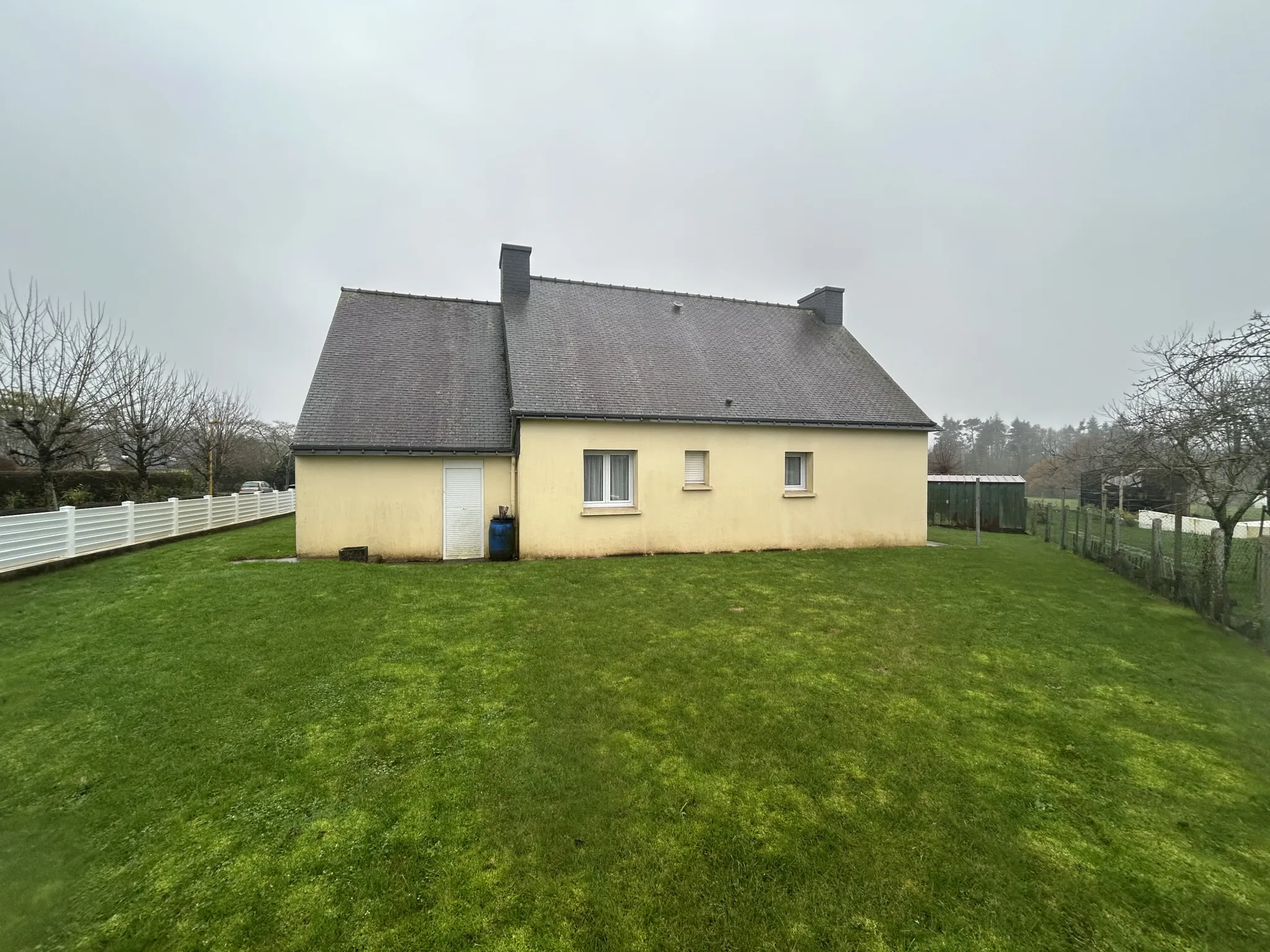 Maison de 115 m² à vendre à Saint-Barthélemy, 3 chambres, garage et jardin 