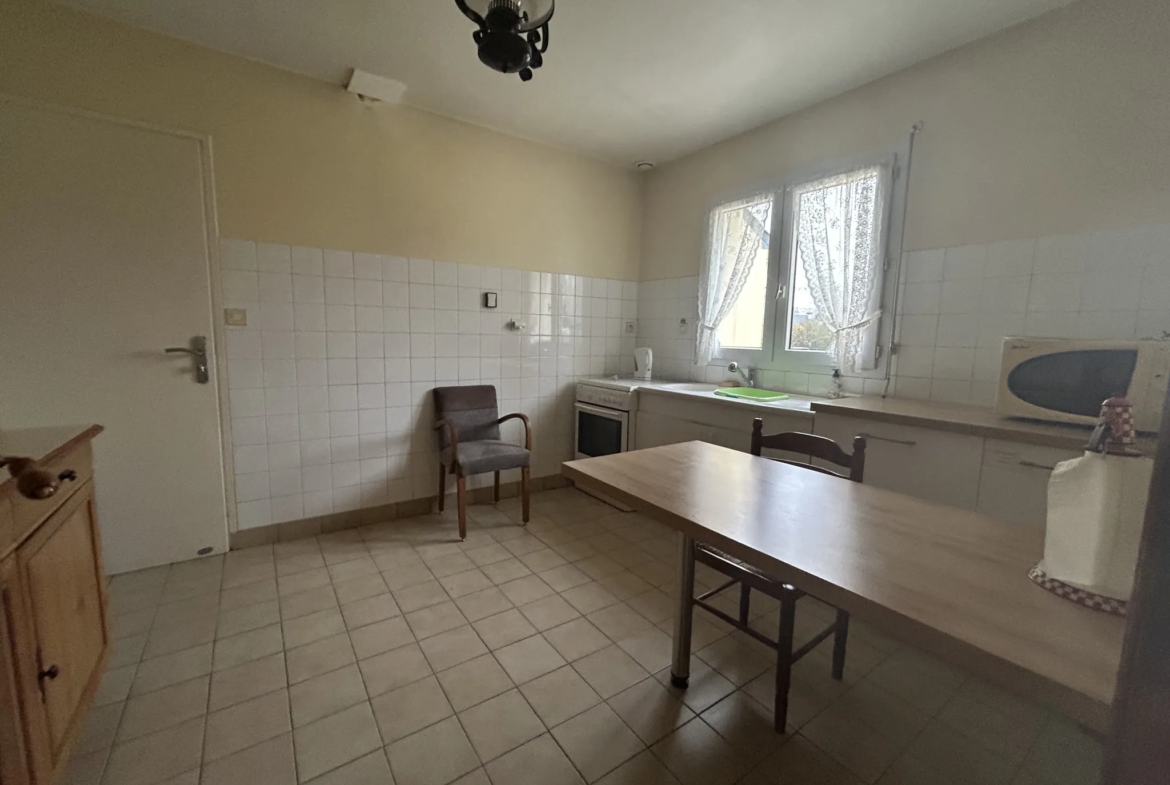 Maison de 115 m² à vendre à Saint-Barthélemy, 3 chambres, garage et jardin 
