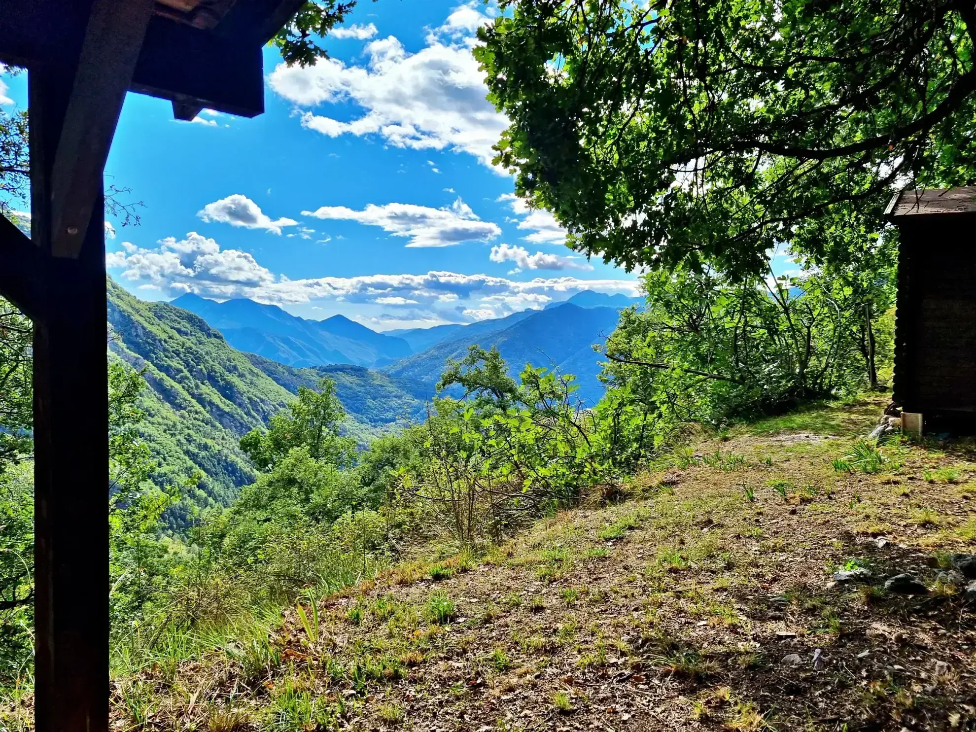 Terrain de Loisir de 1252 m2 aux Adrets, près de Belvédère 