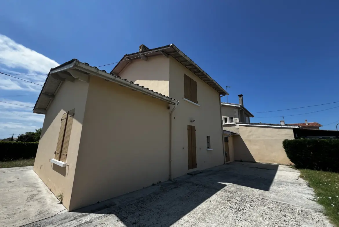 Maison à vendre à Bazas - 3 chambres et bureau 