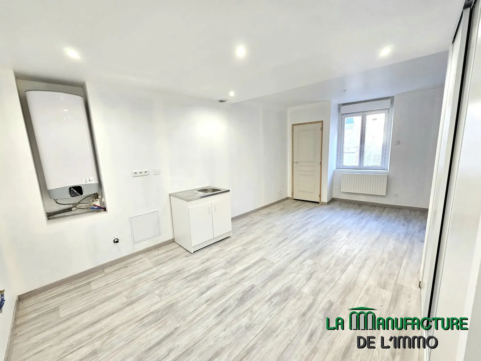 Petit Immeuble de 2 Logements à Fraisses - Idéal Investisseurs 