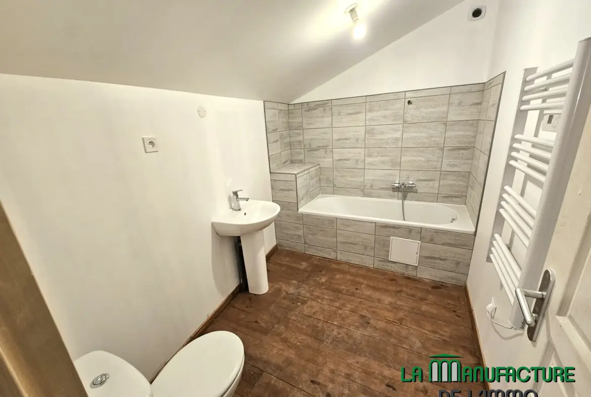 Petit Immeuble de 2 Logements à Fraisses - Idéal Investisseurs 