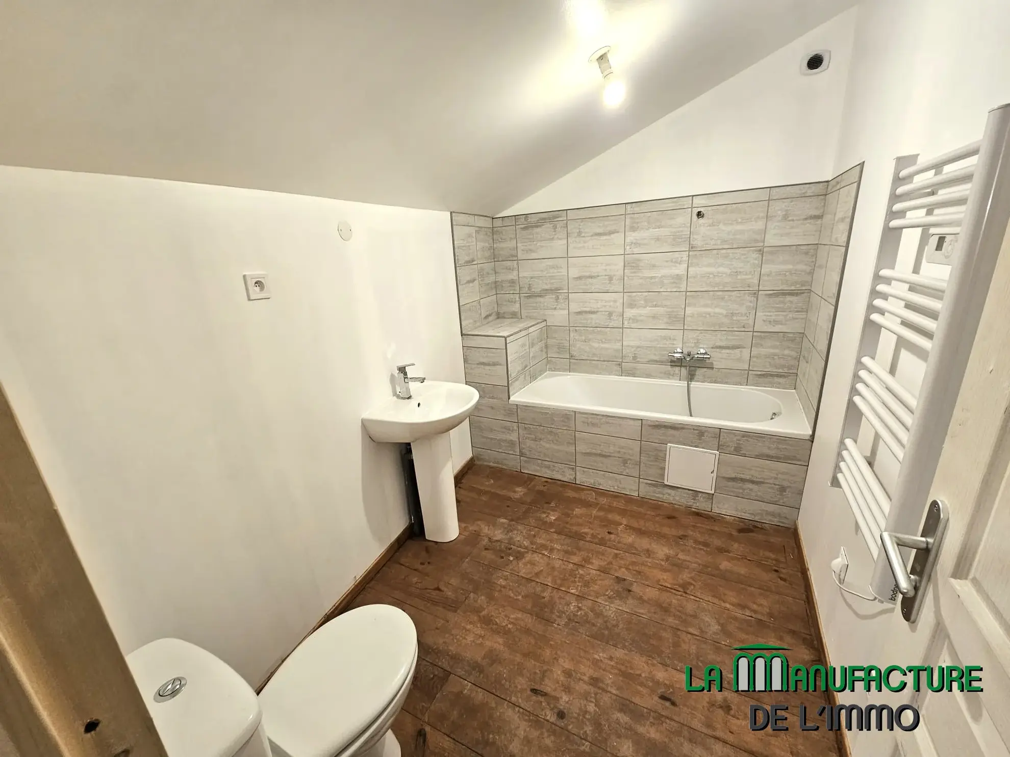 Petit Immeuble de 2 Logements à Fraisses - Idéal Investisseurs 