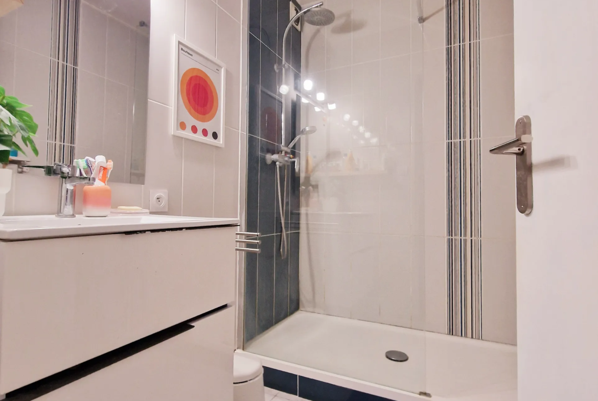 Appartement T3 rénové avec grand balcon au Bouscat 