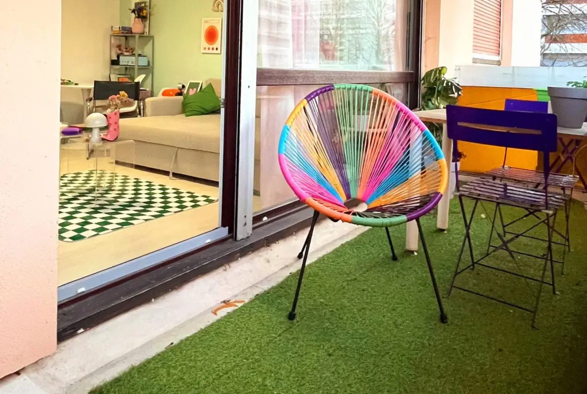 Appartement T3 rénové avec grand balcon au Bouscat 