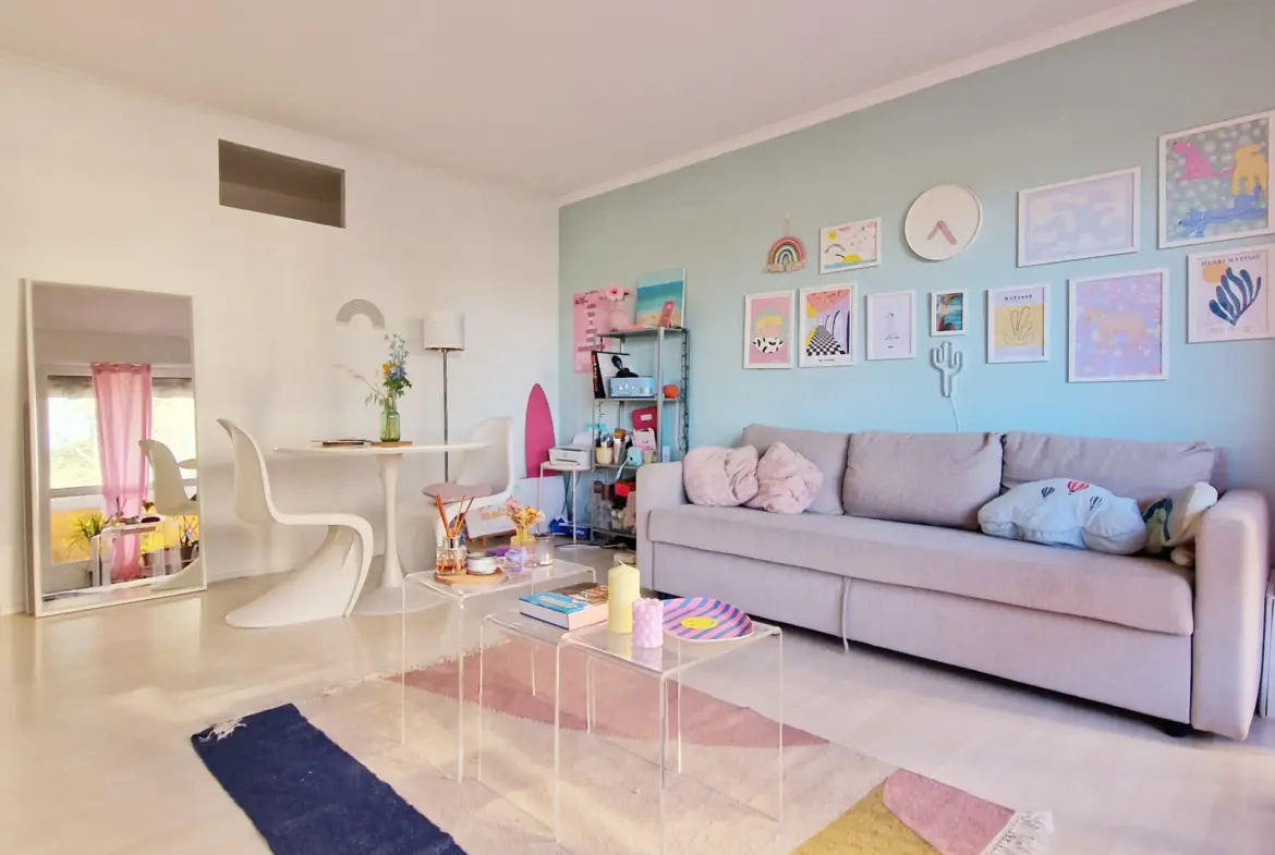 Appartement T3 rénové avec grand balcon au Bouscat 