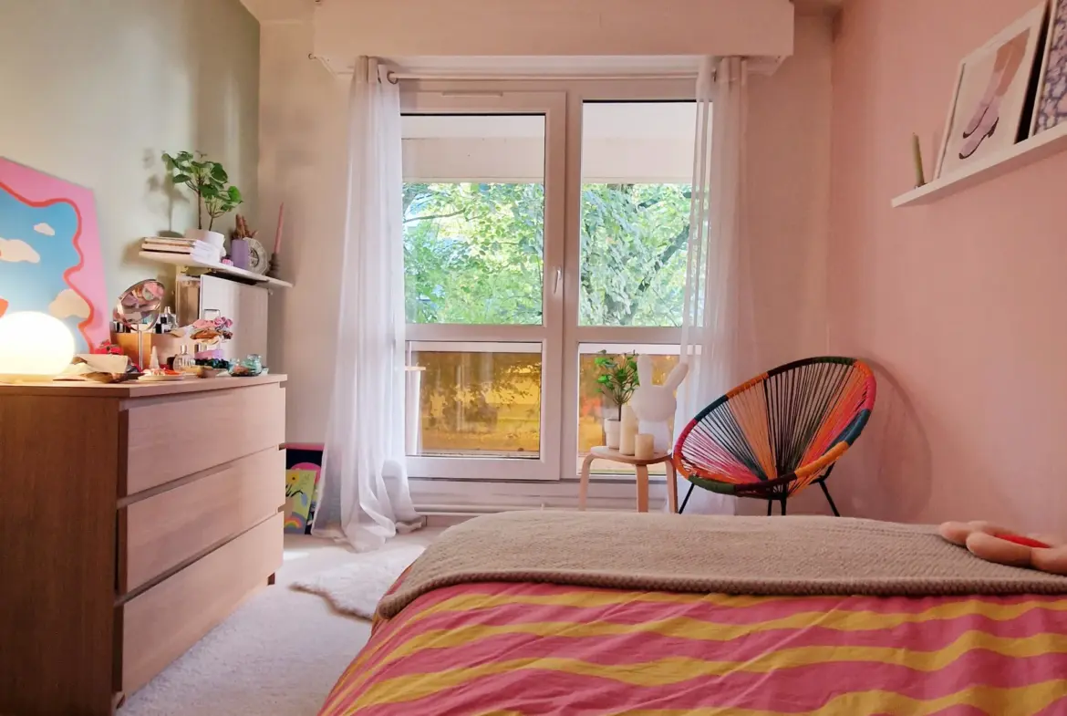 Appartement T3 rénové avec grand balcon au Bouscat 