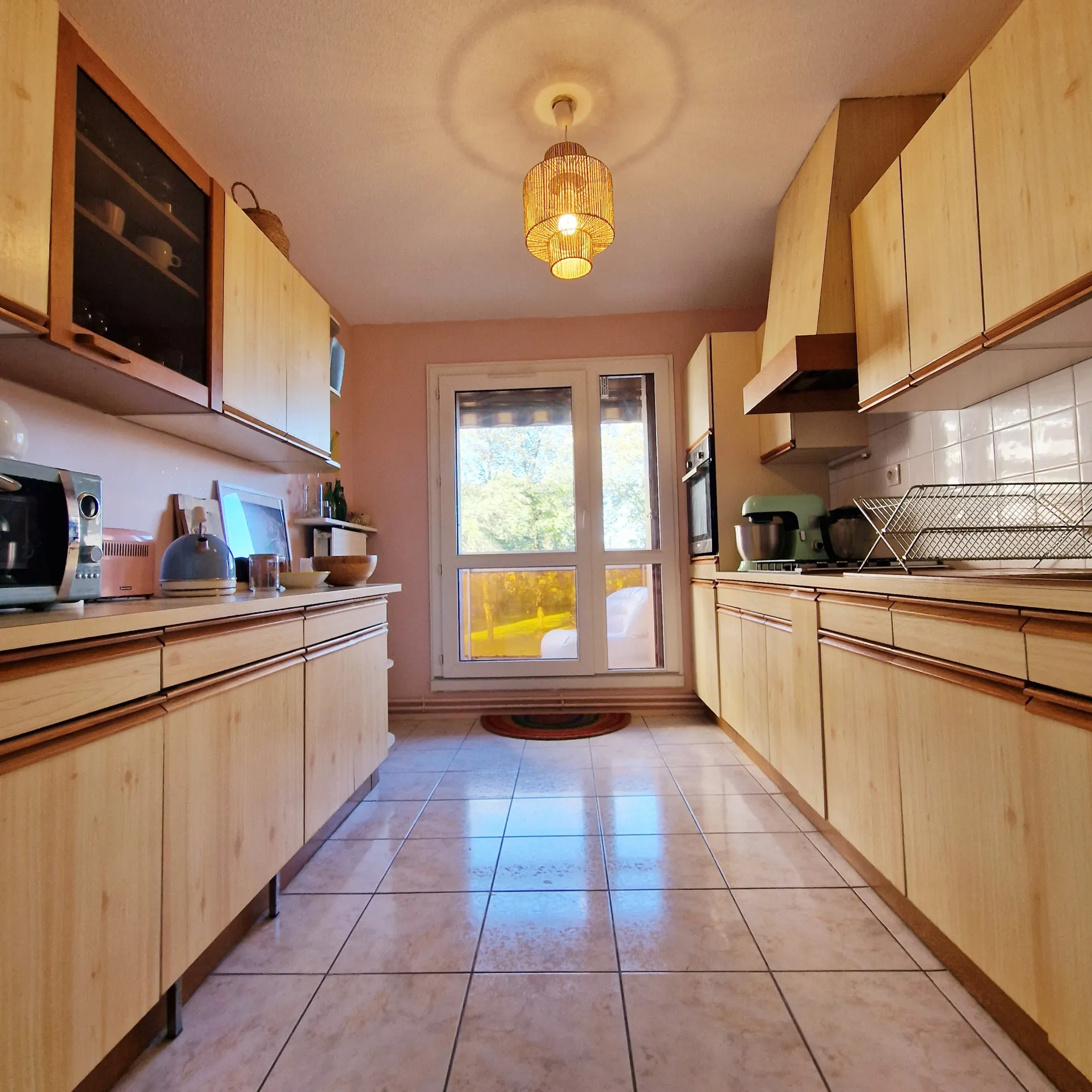 Appartement T3 rénové avec grand balcon au Bouscat 