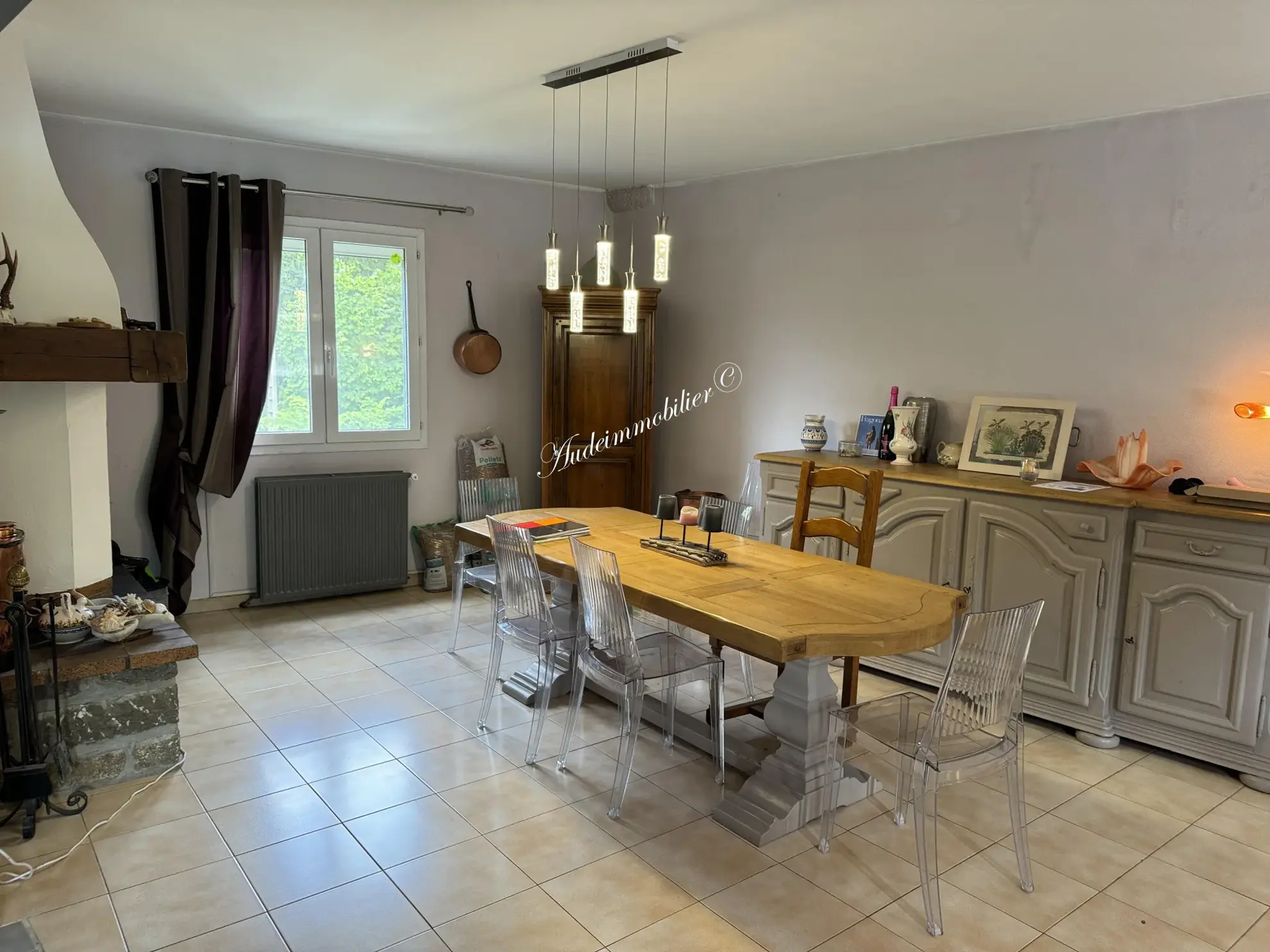 Maison avec jardin, piscine et dépendance à Belcastel et Buc 