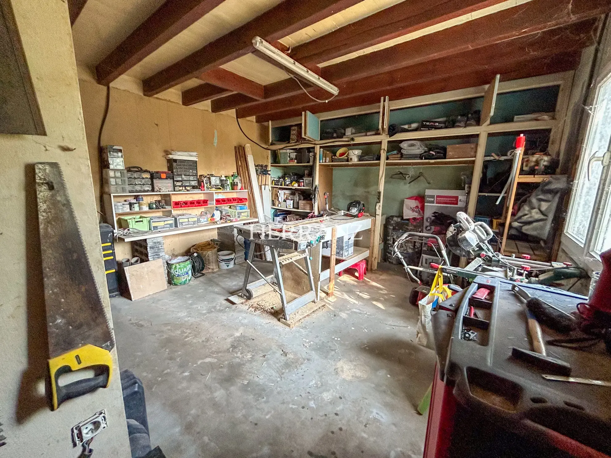 Maison 5 pièces à Abzac à rénover sur terrain de 2788 m² 