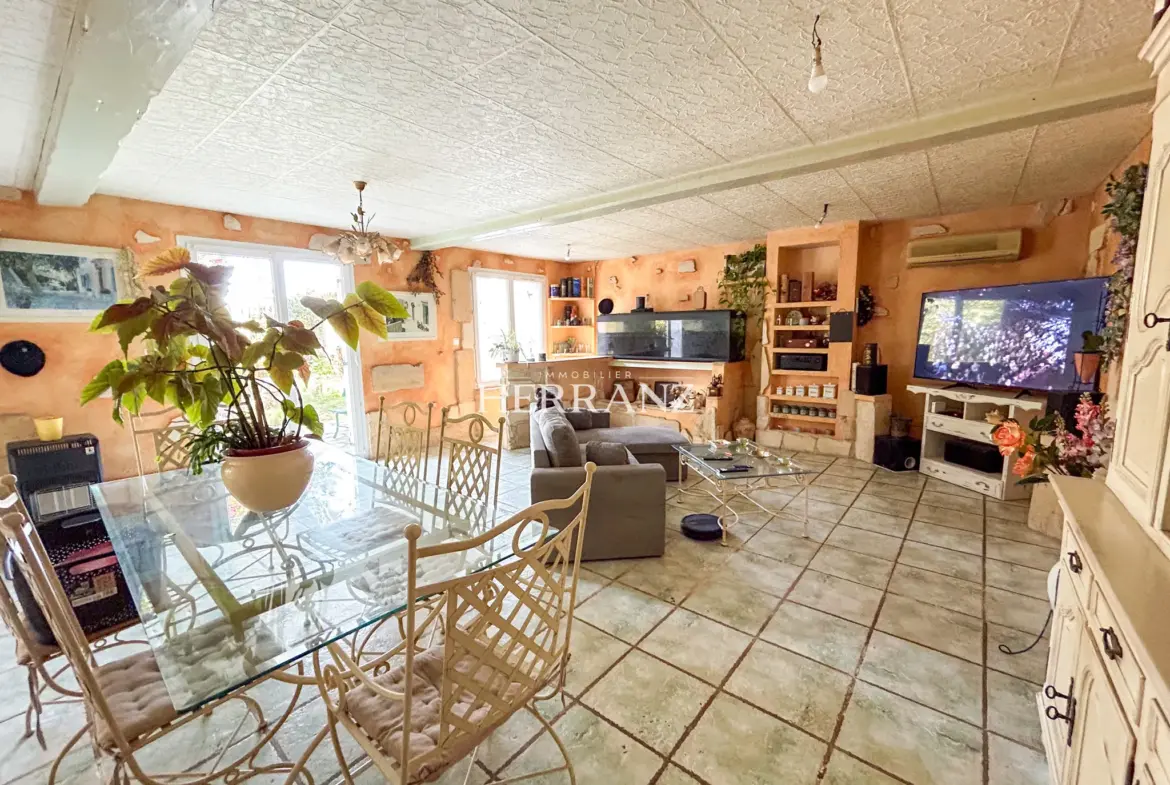Maison 5 pièces à Abzac à rénover sur terrain de 2788 m² 