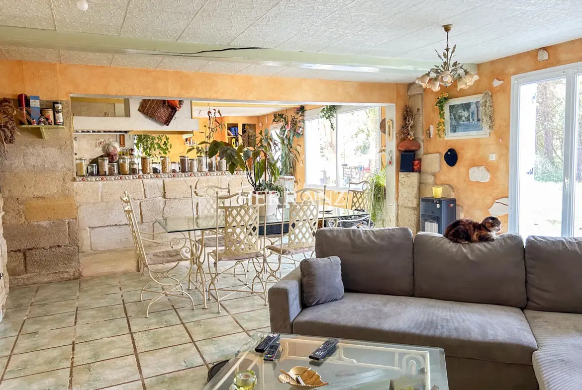 Maison 5 pièces à Abzac à rénover sur terrain de 2788 m² 