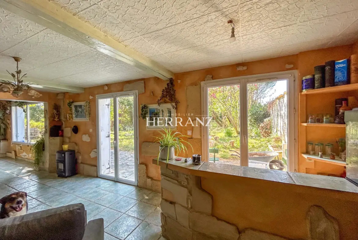 Maison 5 pièces à Abzac à rénover sur terrain de 2788 m² 