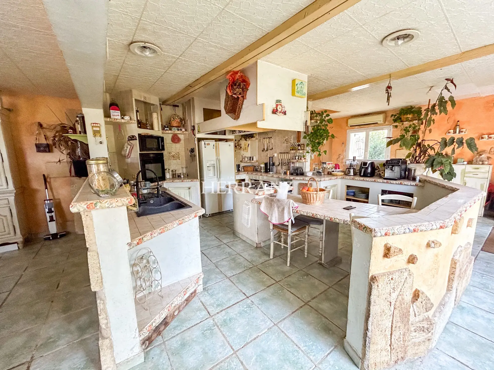 Maison 5 pièces à Abzac à rénover sur terrain de 2788 m² 
