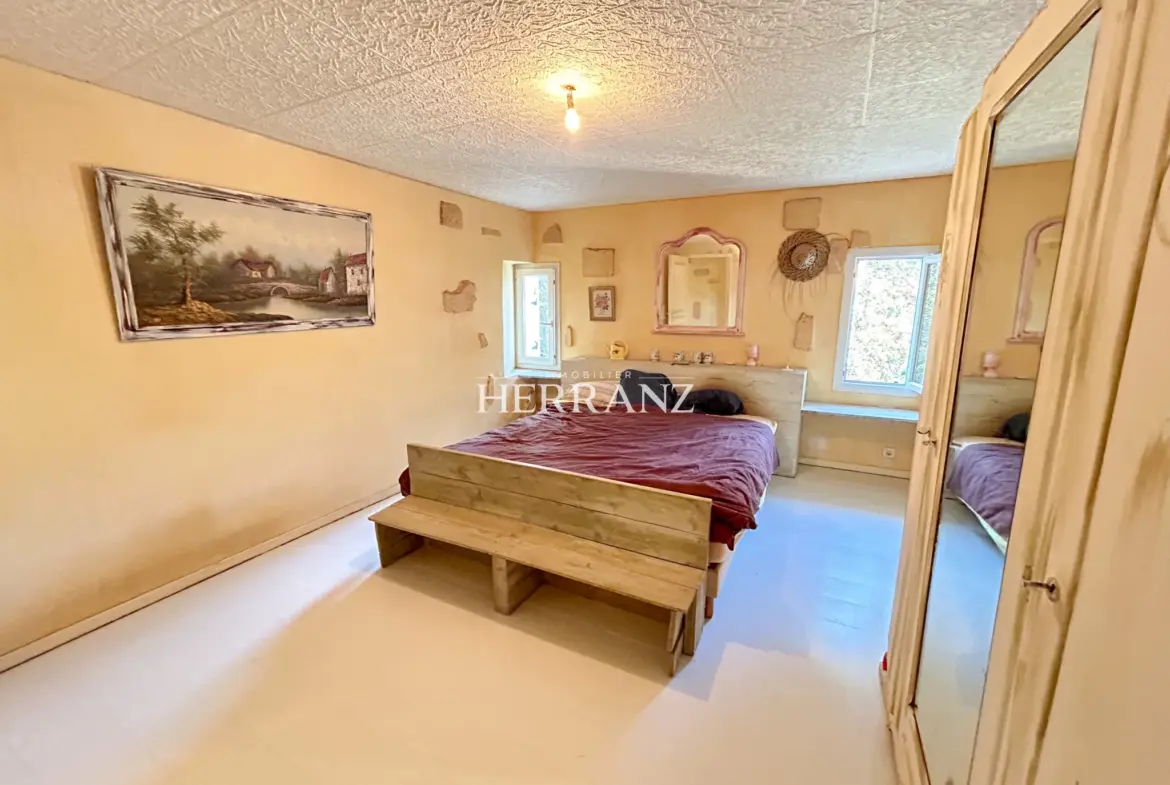 Maison 5 pièces à Abzac à rénover sur terrain de 2788 m² 