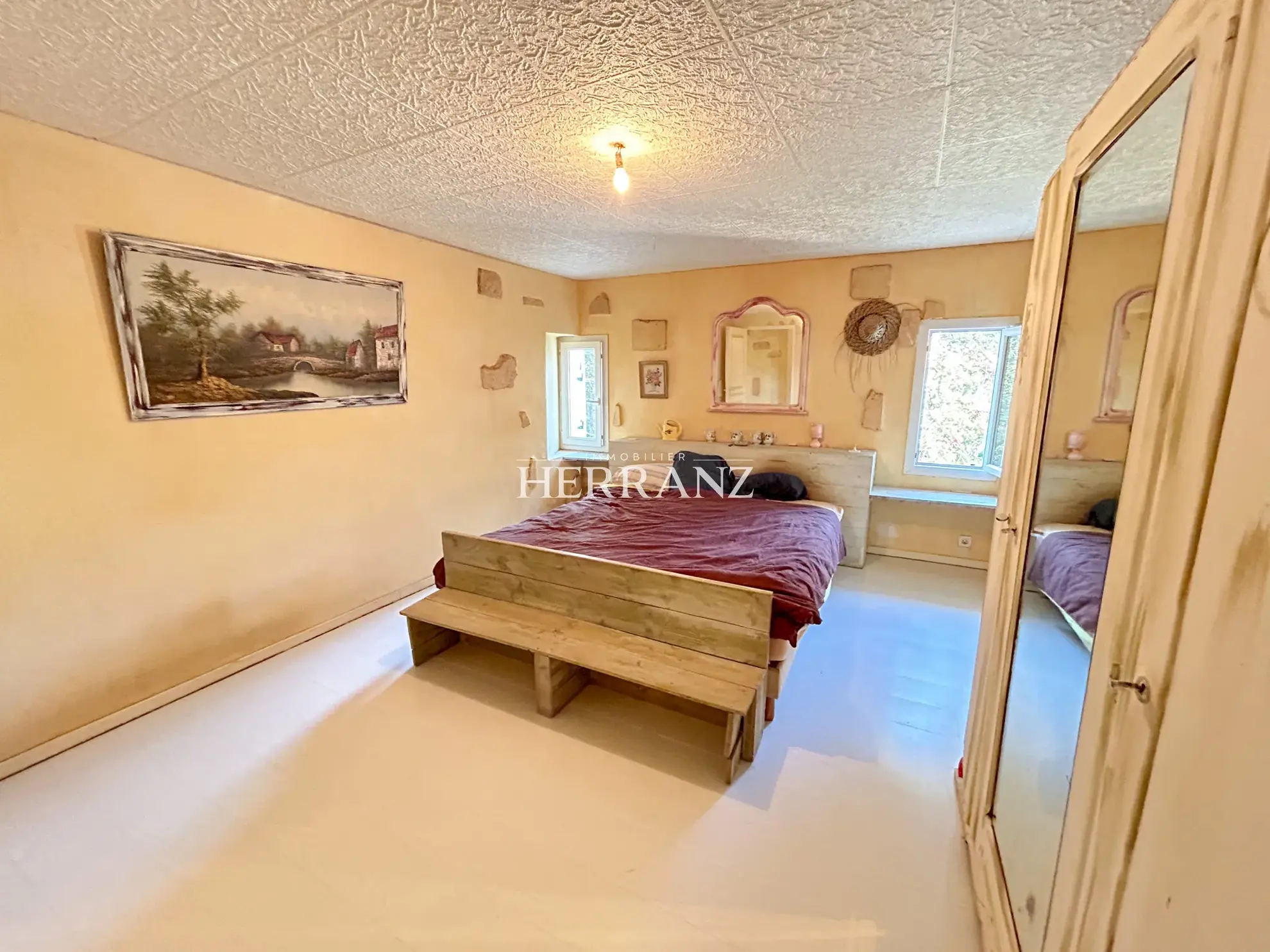 Maison 5 pièces à Abzac à rénover sur terrain de 2788 m² 