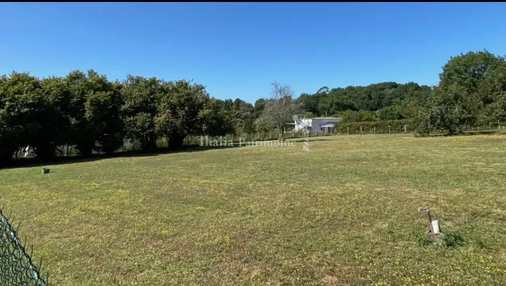 Terrain à bâtir de 1472 m² à Tabanac