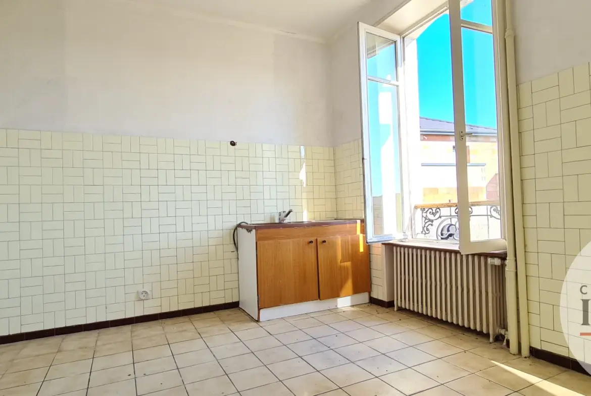 Maison spacieuse à Toul - 7 pièces - 230 000 € 