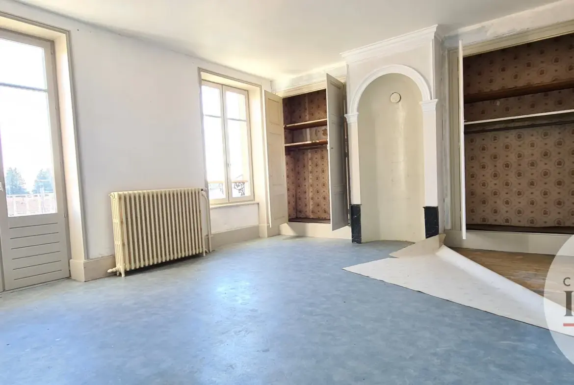 Maison spacieuse à Toul - 7 pièces - 230 000 € 