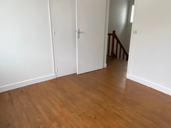 Maison à vendre à Monsempron-Libos, 3 chambres avec 546 m² de terrain 