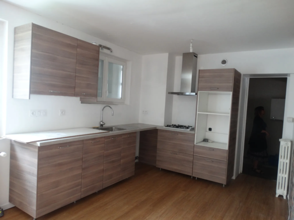 Maison à vendre à Monsempron-Libos, 3 chambres avec 546 m² de terrain 