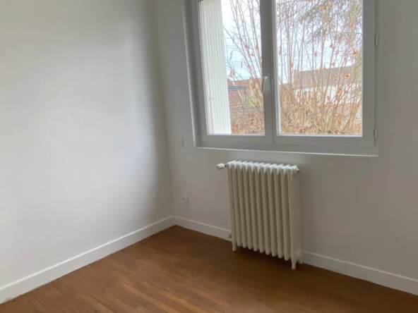 Maison à vendre à Monsempron-Libos, 3 chambres avec 546 m² de terrain 