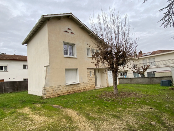 Maison à vendre à Monsempron-Libos, 3 chambres avec 546 m² de terrain 