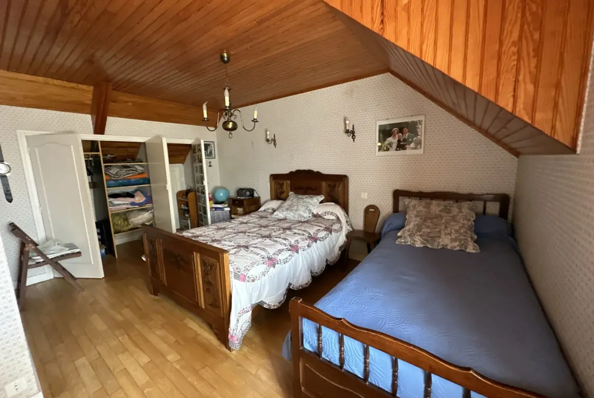 Maison en pierre à vendre à Baud - 4 chambres 
