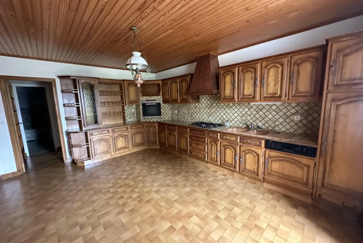 Maison en pierre à vendre à Baud - 4 chambres 