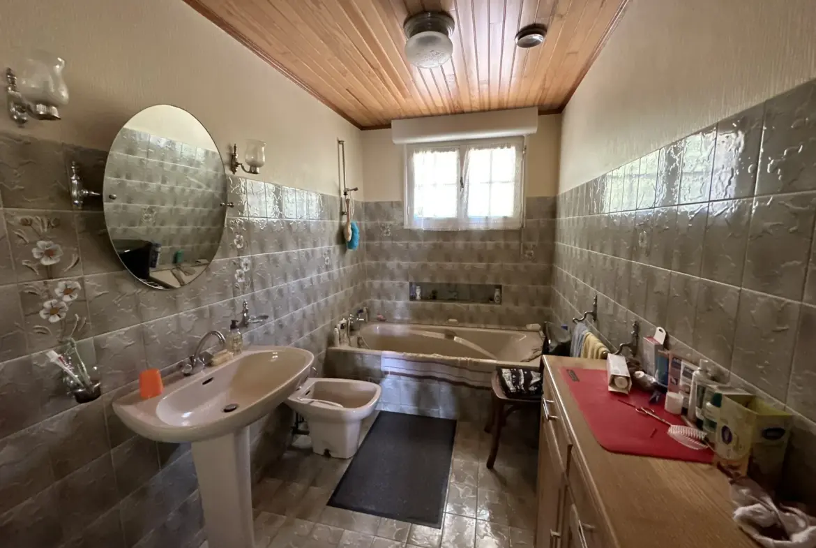 Maison en pierre à vendre à Baud - 4 chambres 