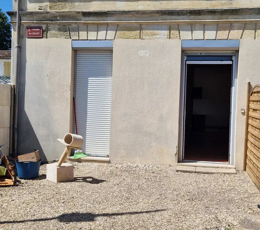 Bel immeuble ancien à Arcins - Vendus libres de locataires 