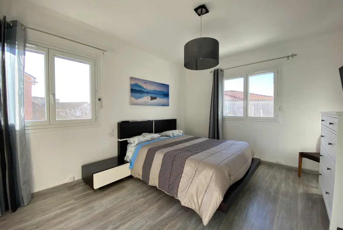 À Vendre: Maison 3 Pièces avec Jardin et Stationnements à Vias 