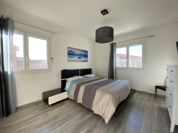 À Vendre: Maison 3 Pièces avec Jardin et Stationnements à Vias 