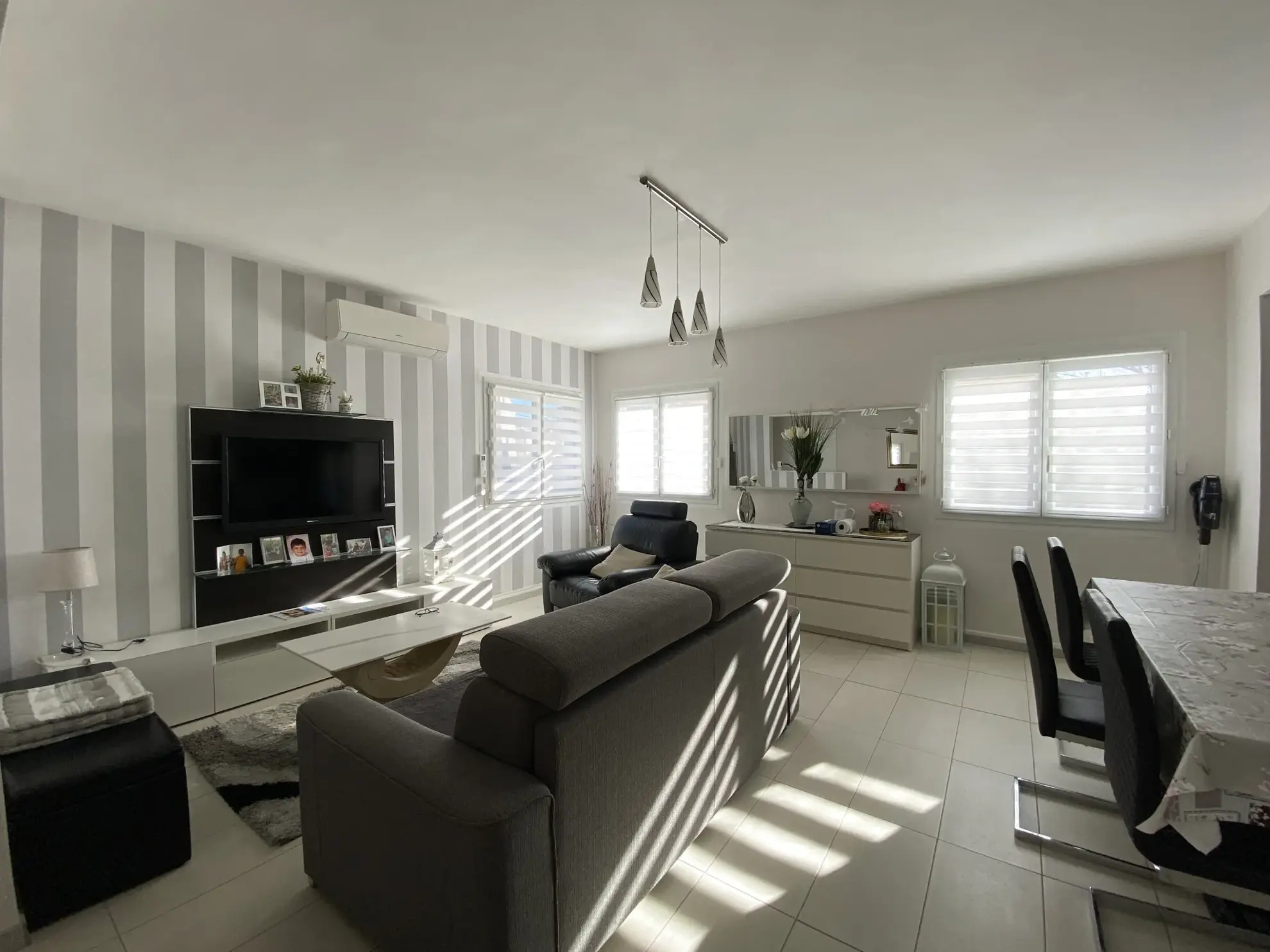 À Vendre: Maison 3 Pièces avec Jardin et Stationnements à Vias 